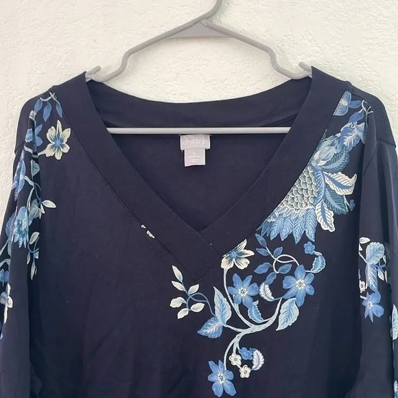 Chico’s V neck Navy Blue shirt size XXL - Picture 4 of 9